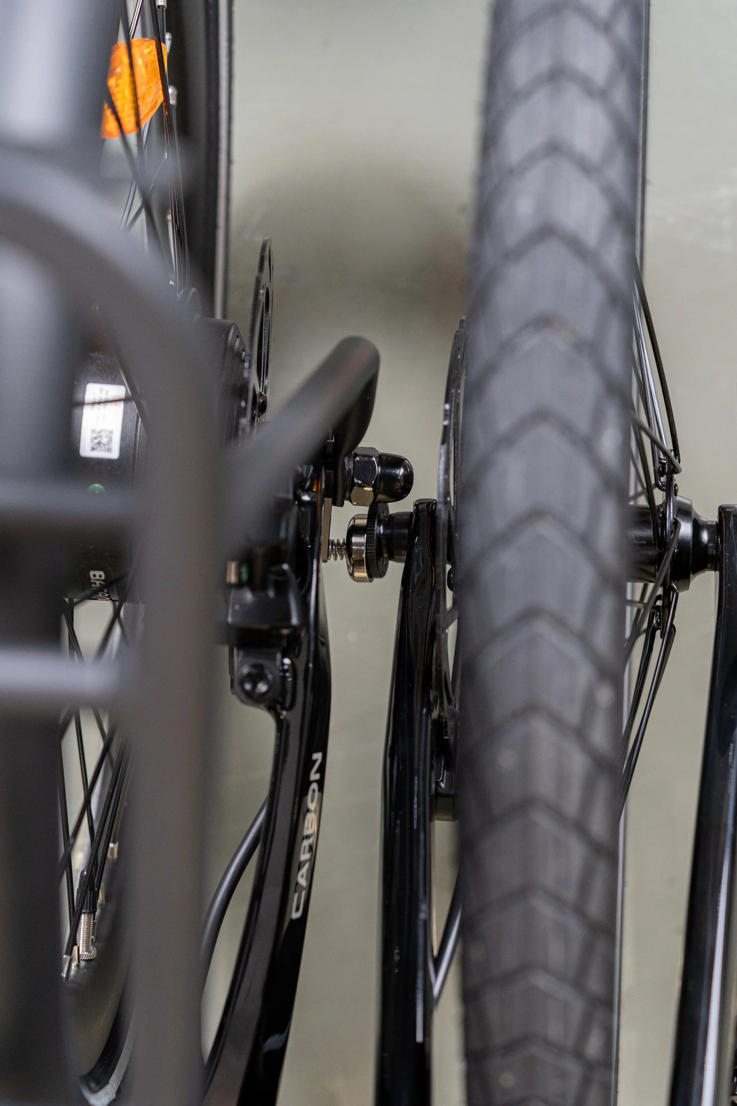 ADO Air Carbon magnetic buckle on folded e-bike